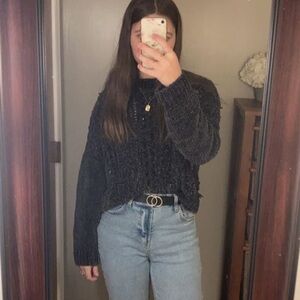 Black velvet like cropped sweater - Medium - RD style
